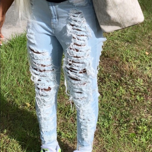 Light distressed jeans - Picture 1 of 4